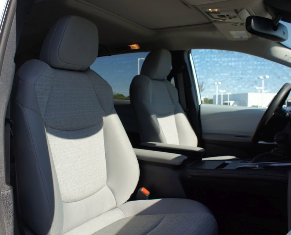 2025 Toyota Sienna LE