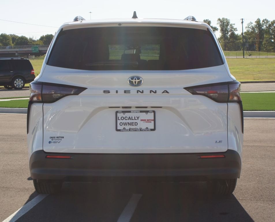 2025 Toyota Sienna LE