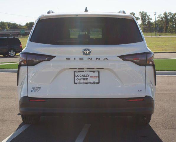 2025 Toyota Sienna LE