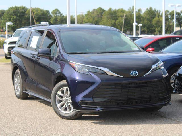 2025 Toyota Sienna LE