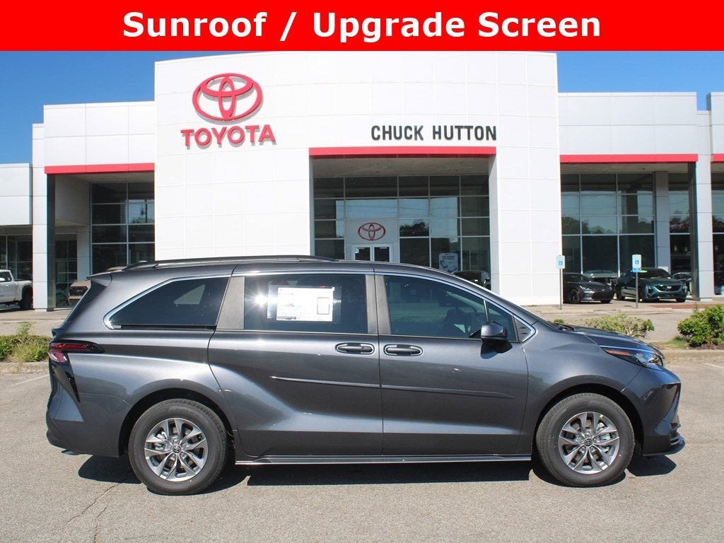 2025 Toyota Sienna LE