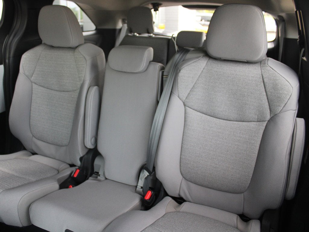 2025 Toyota Sienna LE