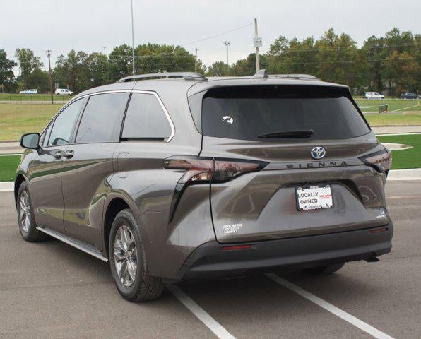 2024 Toyota Sienna LE