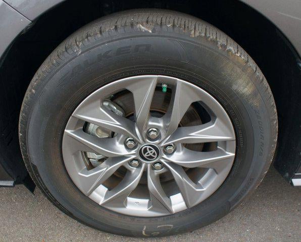 2024 Toyota Sienna LE