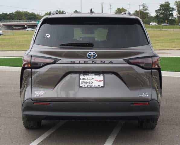 2024 Toyota Sienna LE