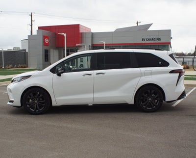 2025 Toyota Sienna XSE
