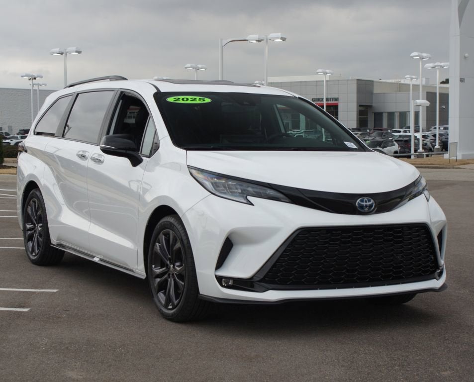 2025 Toyota Sienna XSE