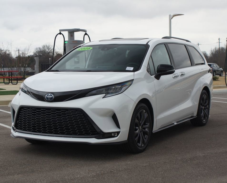 2025 Toyota Sienna XSE