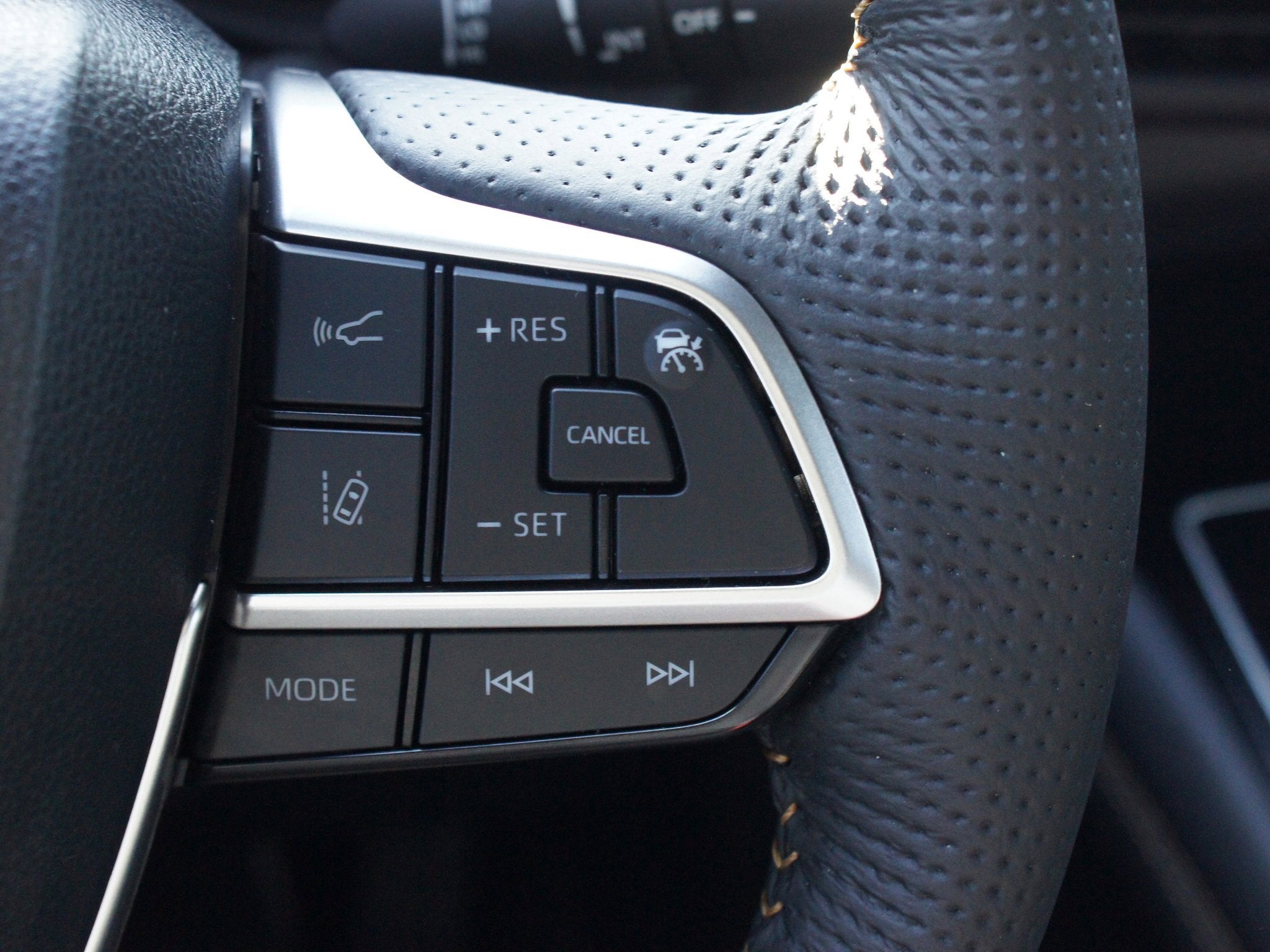 2025 Toyota Sienna Woodland Edition