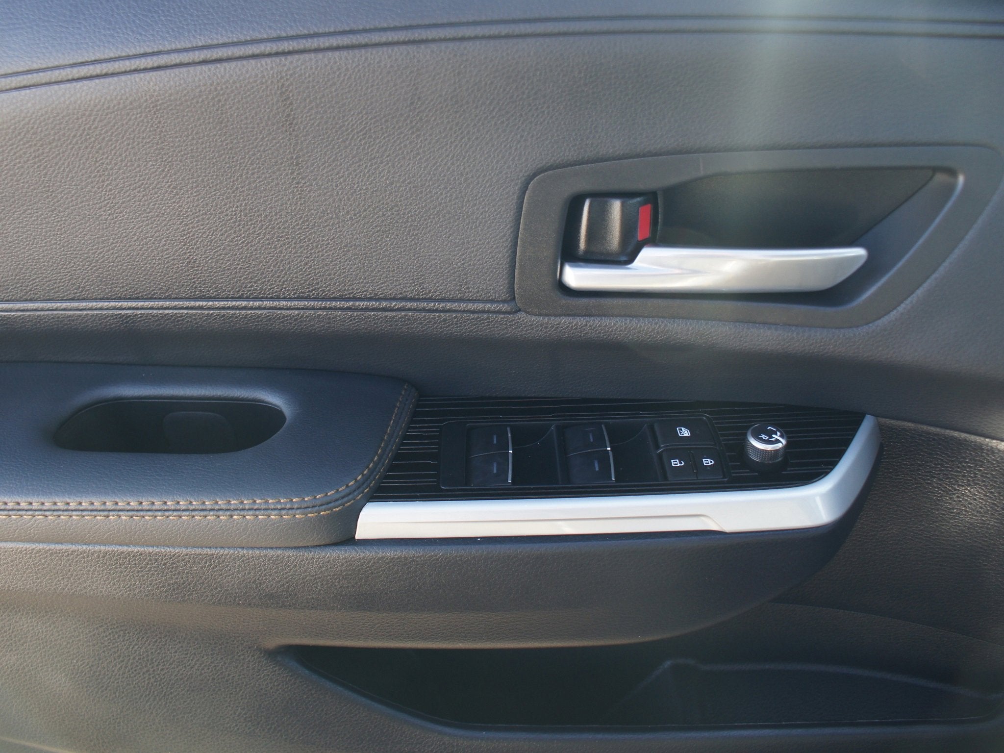 2025 Toyota Sienna Woodland Edition