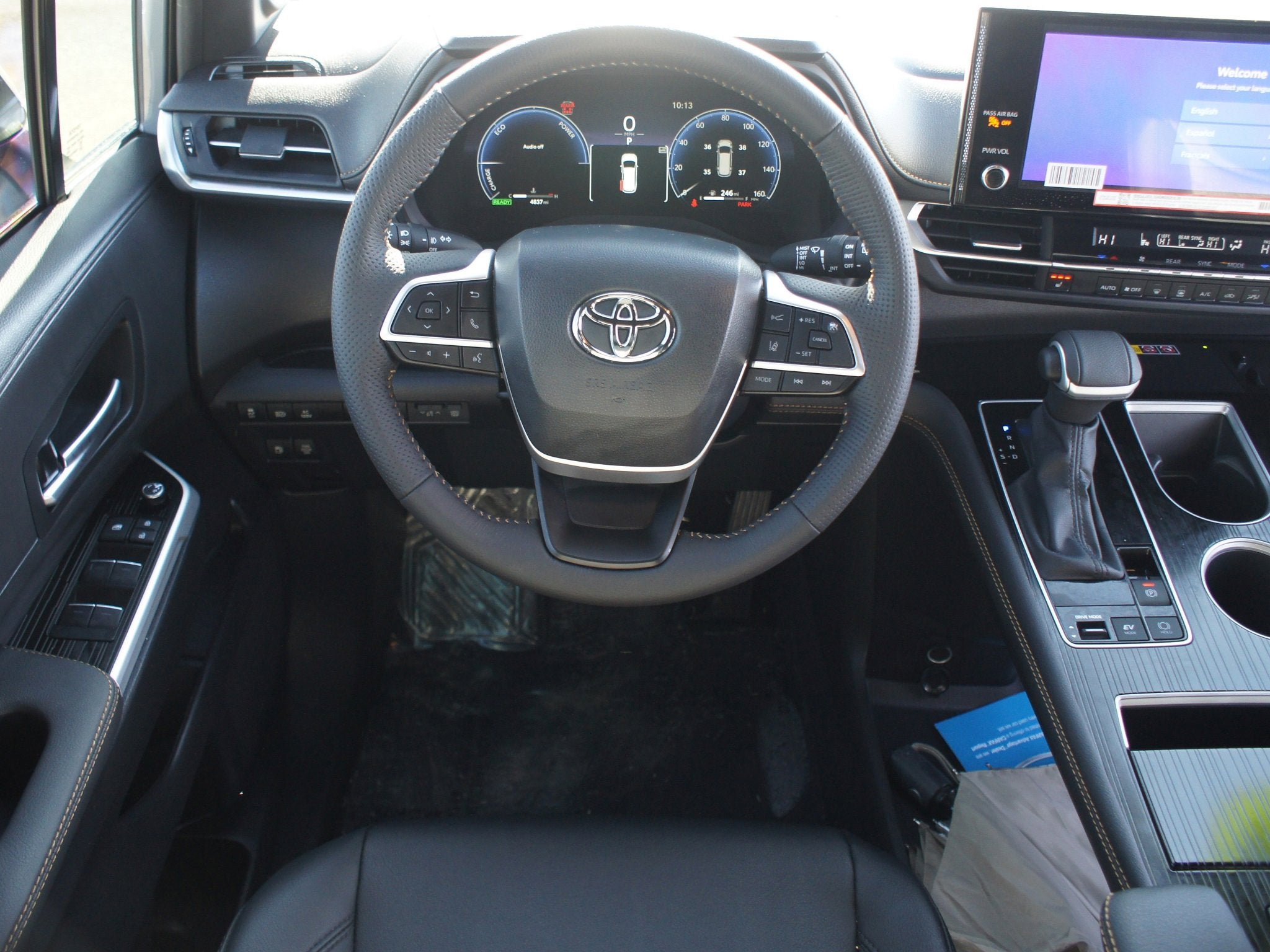 2025 Toyota Sienna Woodland Edition