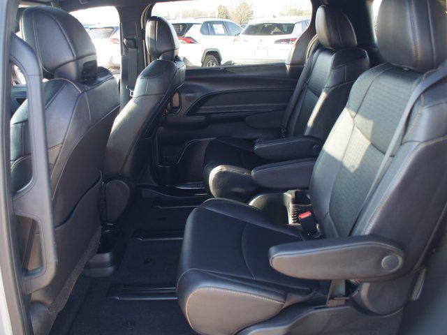 2025 Toyota Sienna Woodland Edition