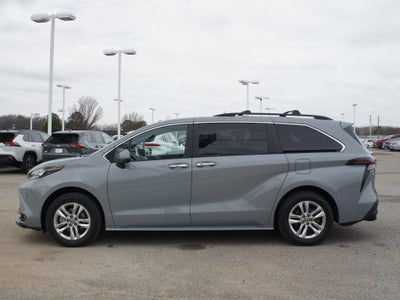 2023 Toyota Sienna Woodland Edition