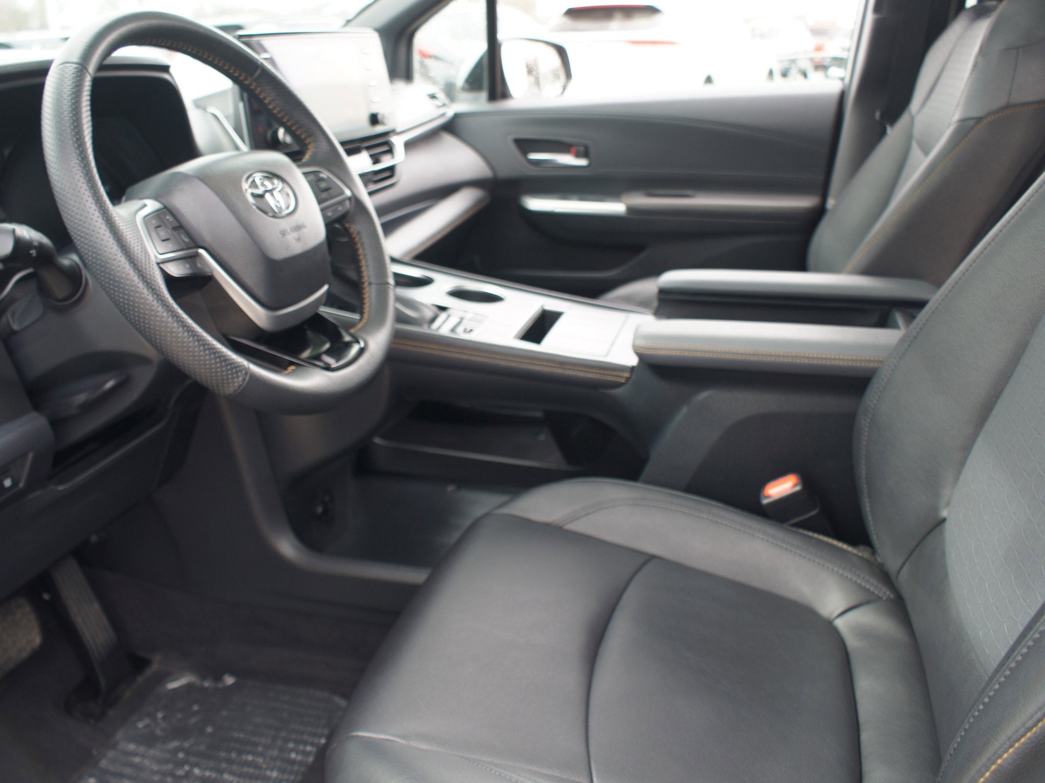 2023 Toyota Sienna Woodland Edition