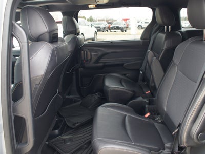 2023 Toyota Sienna Woodland Edition