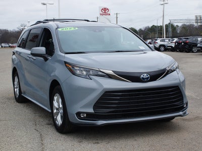 2023 Toyota Sienna Woodland Edition