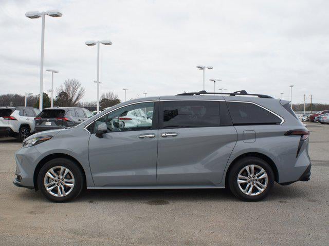 2023 Toyota Sienna Woodland Edition