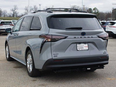 2023 Toyota Sienna Woodland Edition