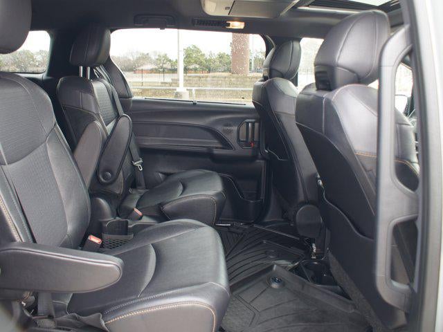 2023 Toyota Sienna Woodland Edition