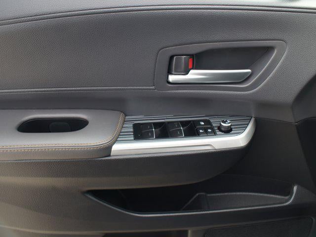 2023 Toyota Sienna Woodland Edition