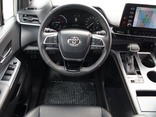 2023 Toyota Sienna Woodland Edition