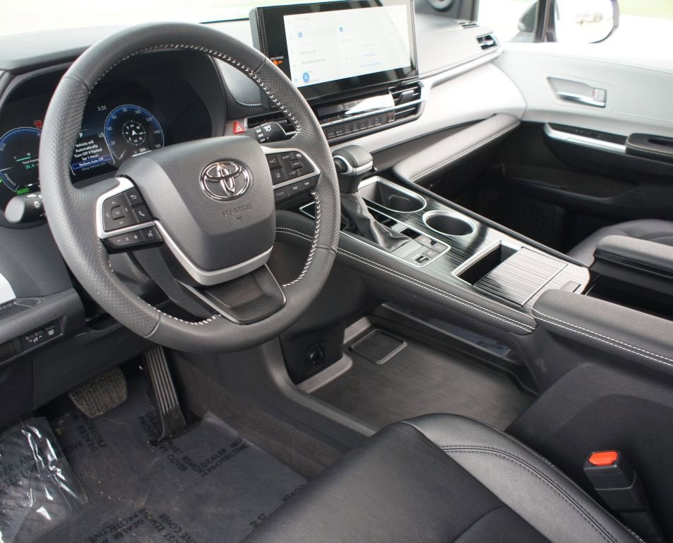 2025 Toyota Sienna XSE