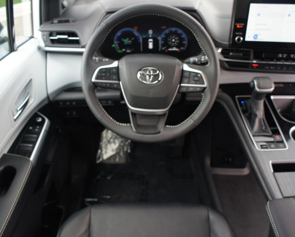 2025 Toyota Sienna XSE