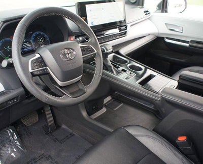 2025 Toyota Sienna XSE