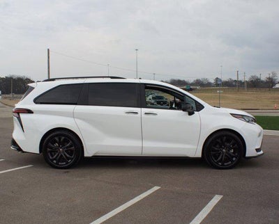2025 Toyota Sienna XSE