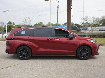 2022 Toyota Sienna XSE