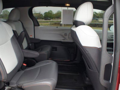 2022 Toyota Sienna XSE