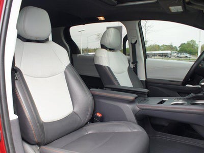 2022 Toyota Sienna XSE