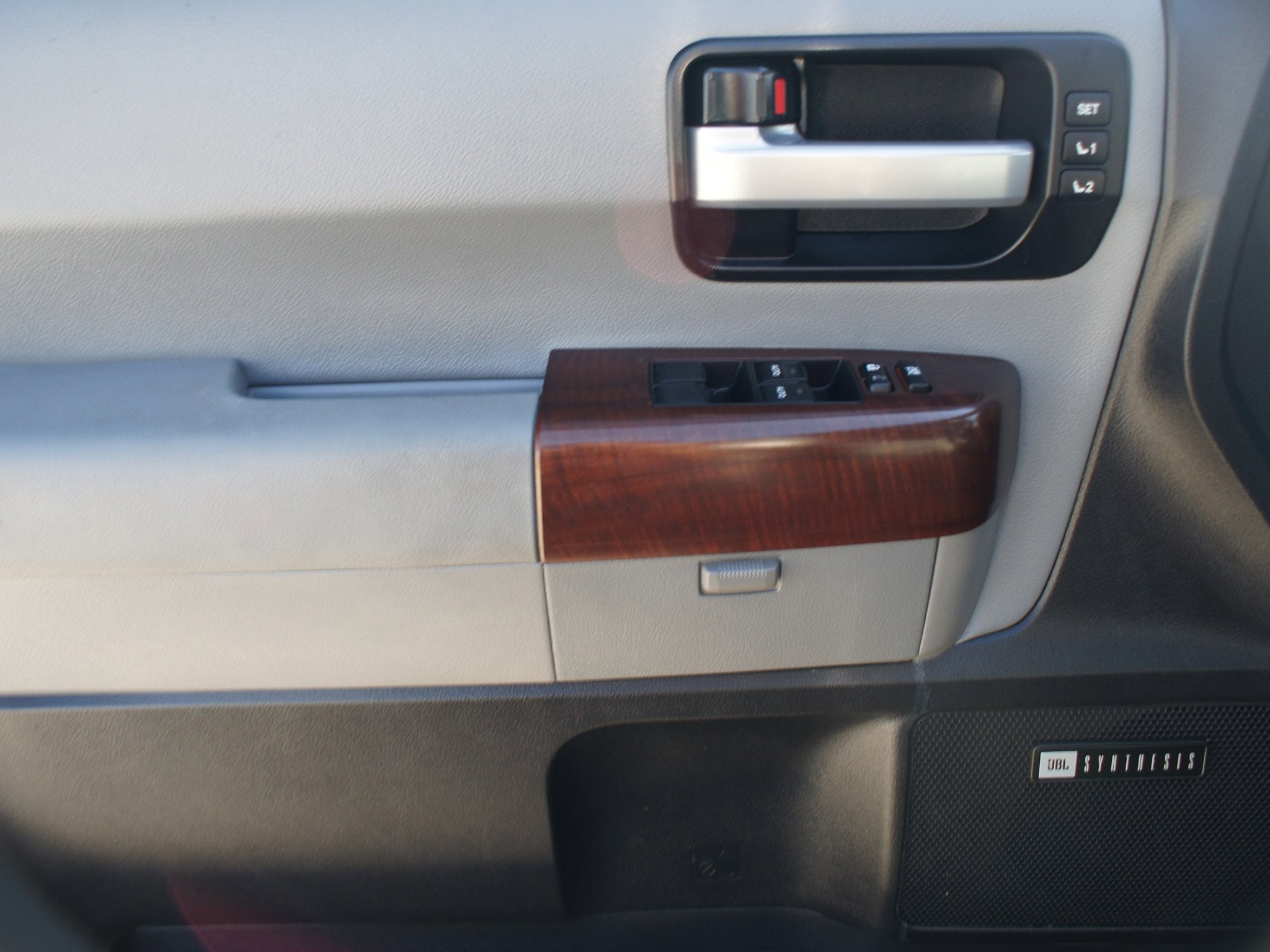 2016 Toyota Sequoia Platinum