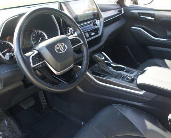 2022 Toyota Highlander Limited