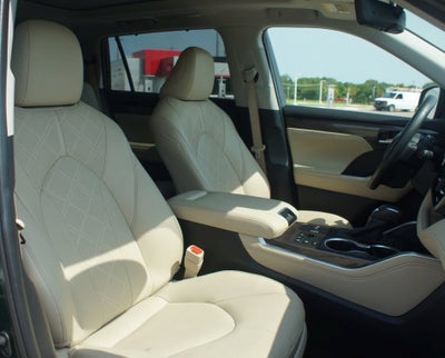 2024 Toyota Highlander Hybrid Platinum