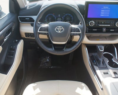 2024 Toyota Highlander Hybrid Platinum