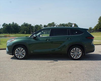 2024 Toyota Highlander Hybrid Platinum