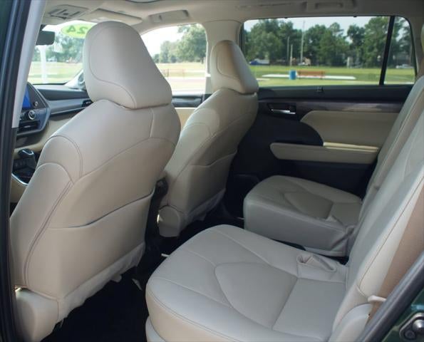 2024 Toyota Highlander Hybrid Platinum
