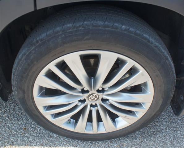 2024 Toyota Highlander Hybrid Platinum