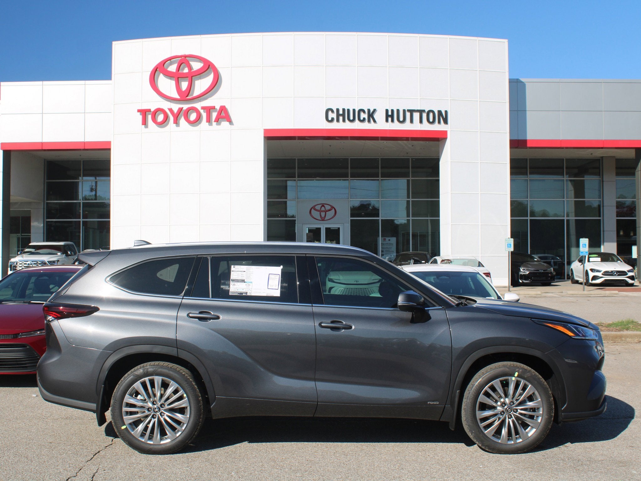 2025 Toyota Highlander Hybrid Platinum