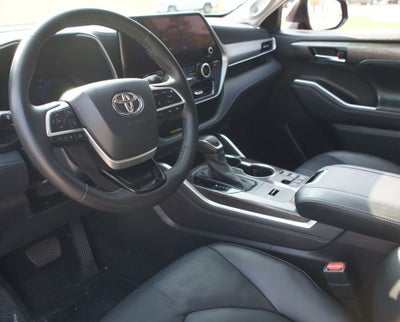 2024 Toyota Highlander Hybrid Platinum