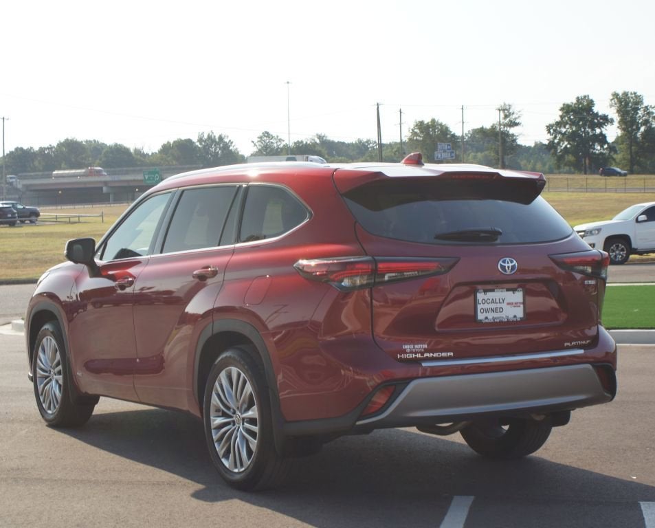 2024 Toyota Highlander Hybrid Platinum