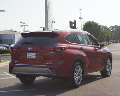 2024 Toyota Highlander Hybrid Platinum