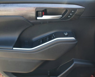 2024 Toyota Highlander Hybrid Platinum