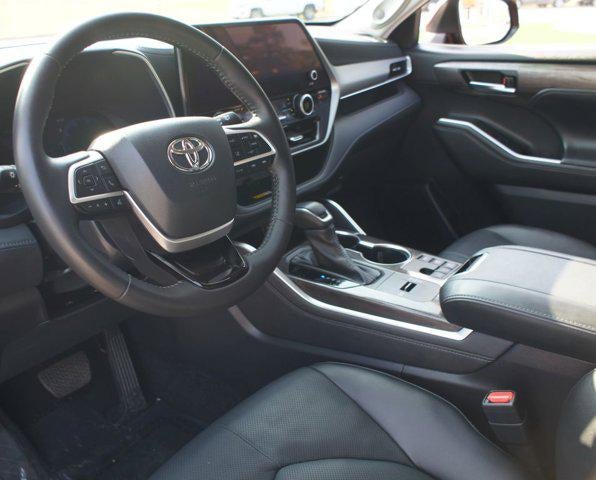 2024 Toyota Highlander Hybrid Platinum