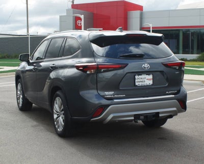 2025 Toyota Highlander Hybrid Platinum