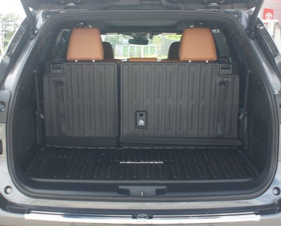 2025 Toyota Highlander Hybrid Platinum