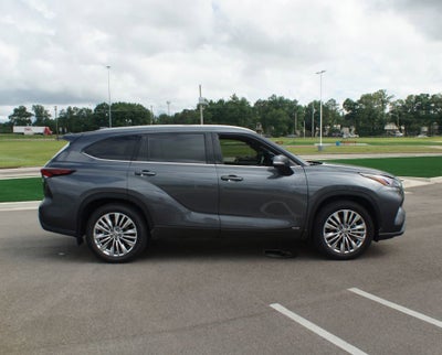 2025 Toyota Highlander Hybrid Platinum