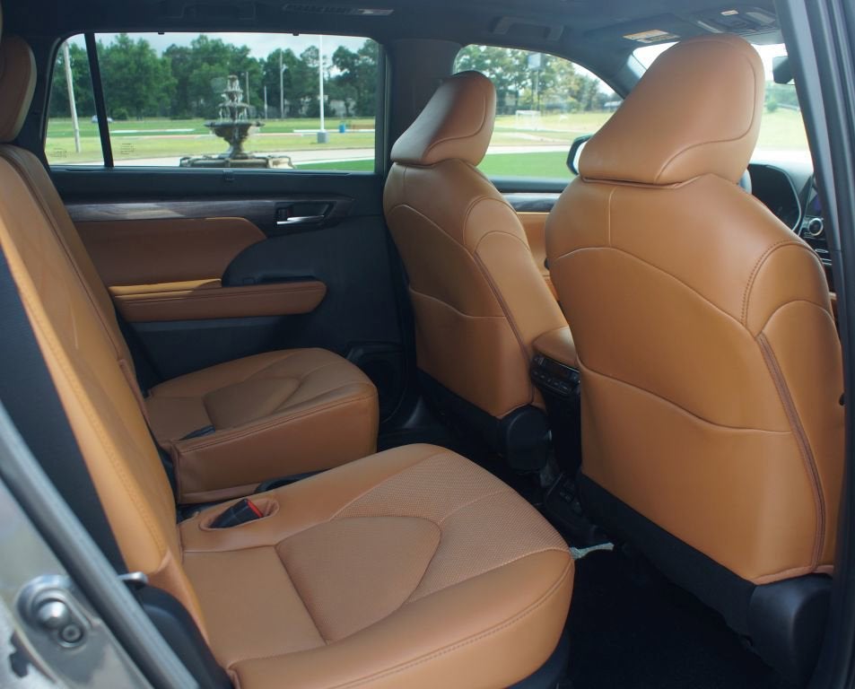2025 Toyota Highlander Hybrid Platinum