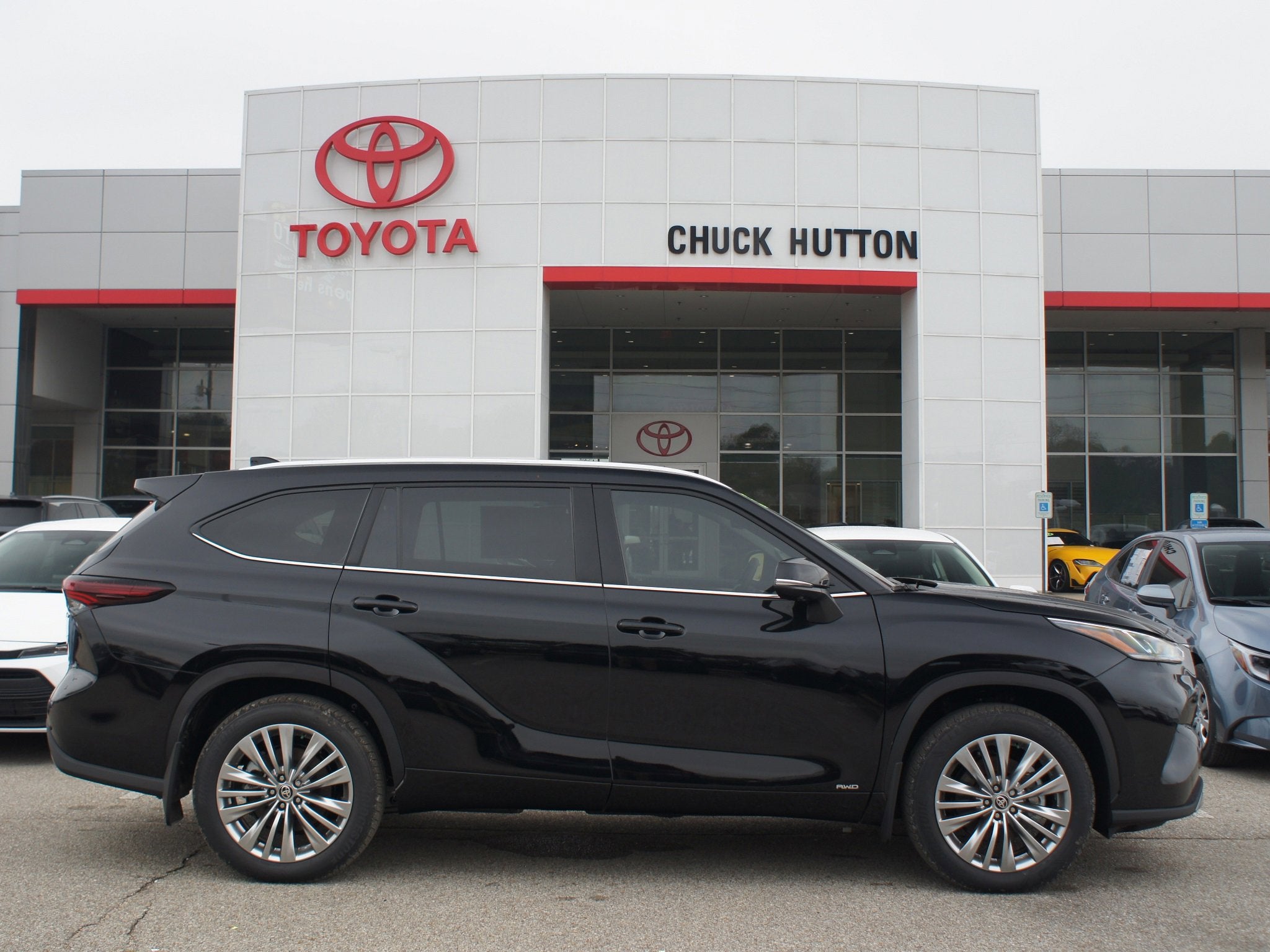 2025 Toyota Highlander Hybrid Platinum